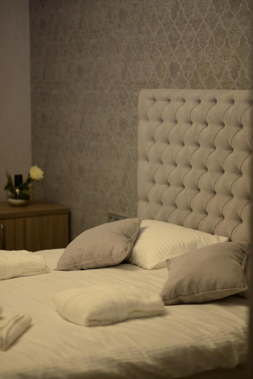 Apart Hotel Lake Apartments Киев Экстерьер фото