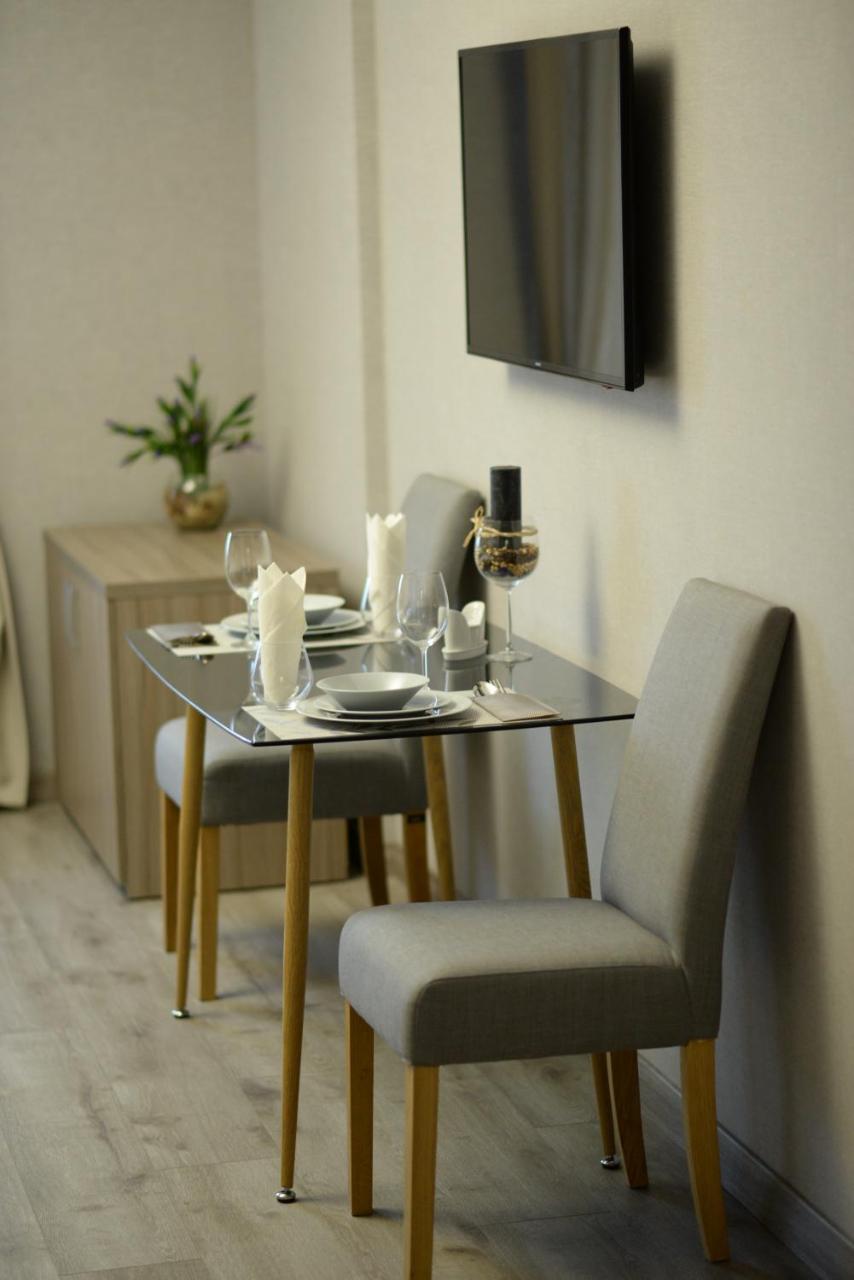 Apart Hotel Lake Apartments Киев Экстерьер фото
