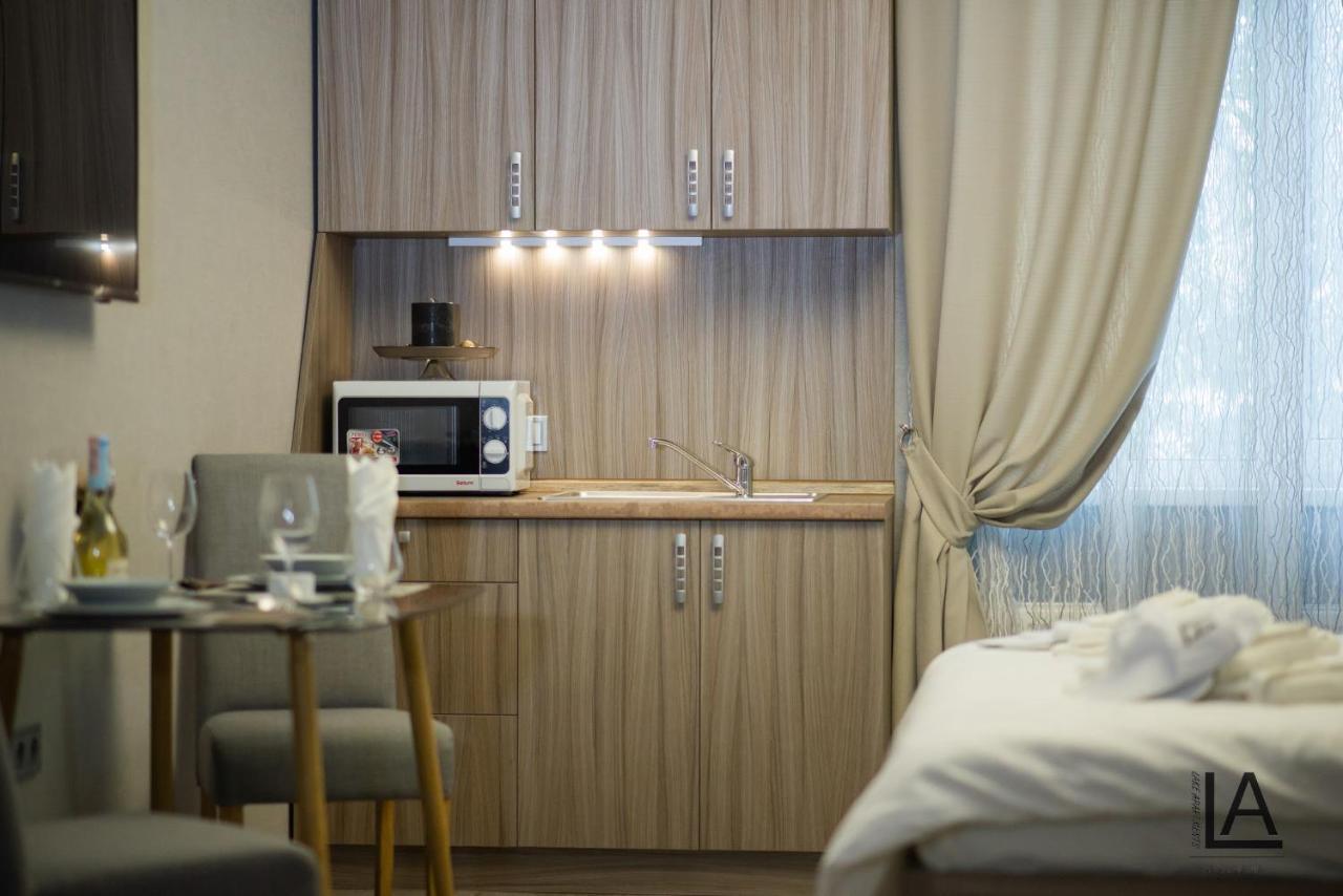 Apart Hotel Lake Apartments Киев Экстерьер фото
