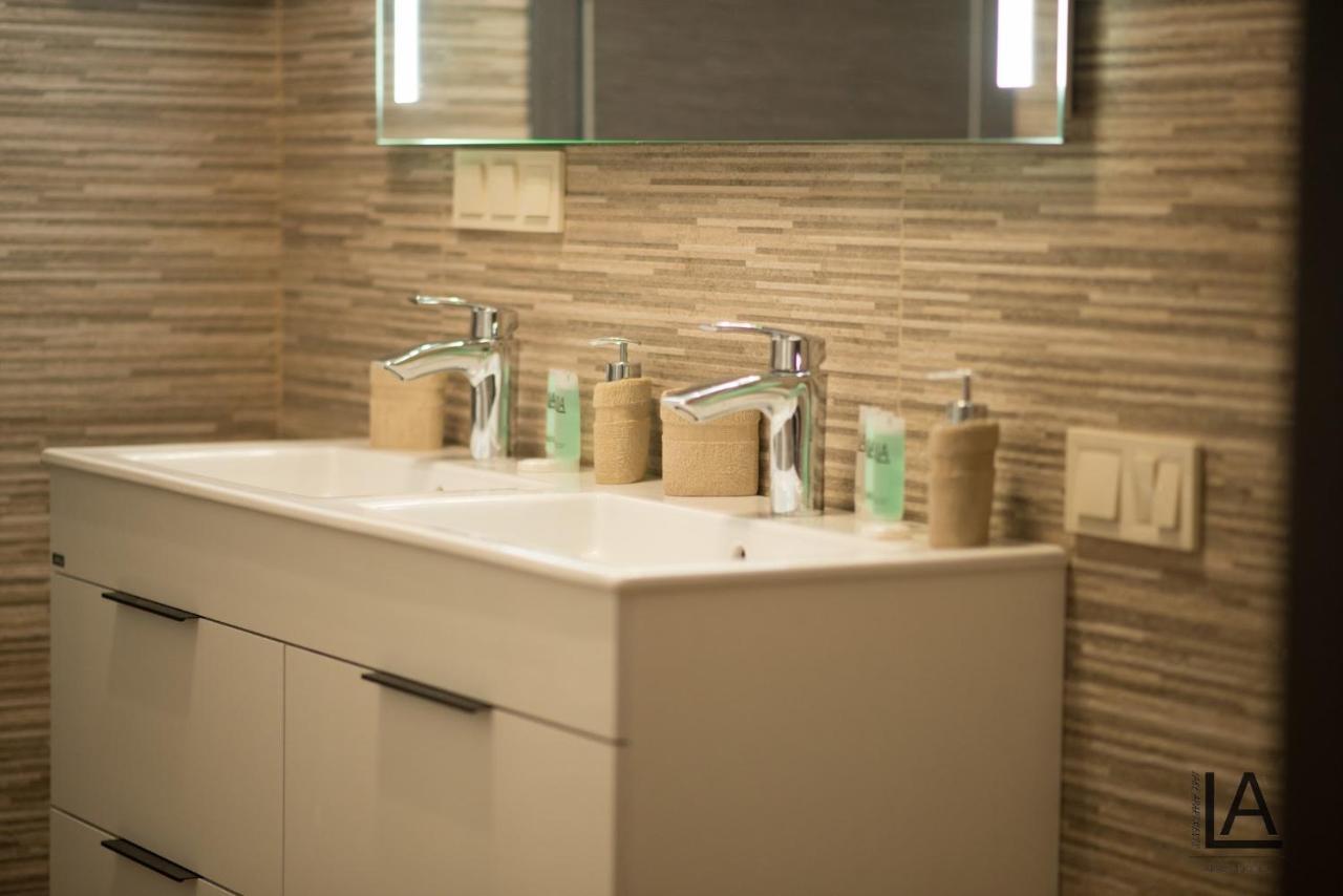 Apart Hotel Lake Apartments Киев Экстерьер фото